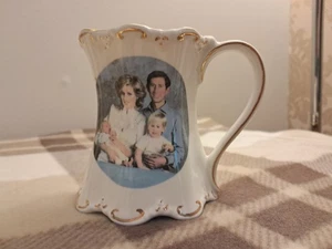 St George Bone China Tasse - Charles, Diana & Family - Bild 1 von 5