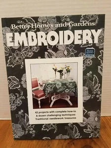 Better Homes & Gardens Embroidery 42 Needlework Projects Craft Book 1983 HC - Imagen 1 de 4