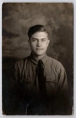 RPPC Hermoso Soldado Primera Guerra Mundial Aero Escuadrón Kelly Field Texas Retrato Postal F43 Foto 1 de 2