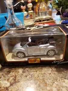 MAISTO VOLKWAGEN NEW BEETLE CABRIO 1:25 scale Diecast Special Edition - Picture 1 of 6