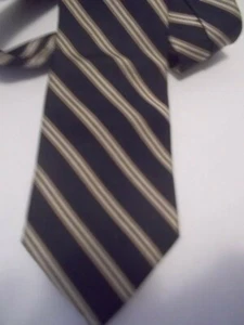 Vintage Tom James Designer Necktie 1970s - Picture 1 of 2