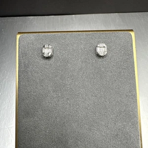 18k Solid White Gold Natural Diamond Stud Earrings - Picture 1 of 8