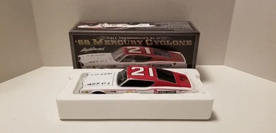 Cale Yarborough #21 AUTOGRAPHED 1968 Mercury Cyclone 1/24 UNIVERSITY Of RACING  - Image 1 of 4