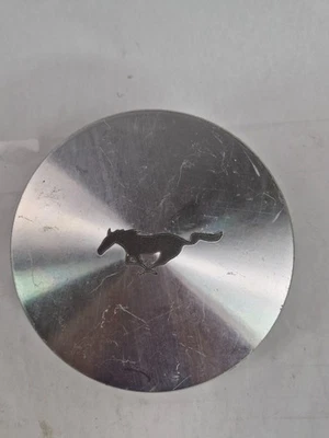 Tapa central de rueda Ford Mustang OEM ALEACIÓN MECANIZADA 1996-1998 F7ZC-1A096-AA Foto 1 de 4