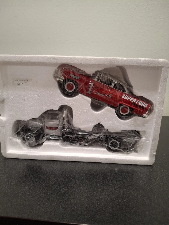 First Gear, Inc. Ford 56 1994 auto de stock y camión de plataforma plana 51 F-6 *nuevo en caja 42 Foto 1 de 4