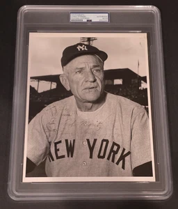 CASEY STENGEL Signed 8x10 Photo-HALL OF FAME-NEW YORK YANKEES-PSA - Picture 1 of 6