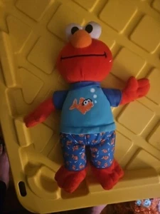 12” ELMO So Sleepy Plush Bedtime Lullaby Hasbro Fish Pajamas Music Talks Snores - Picture 1 of 2