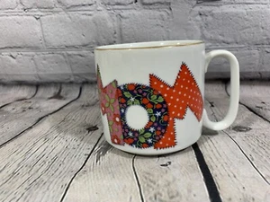 Taza de café corta vintage de cerámica con decorativo “MoM” en el lateral - Imagen 1 de 5