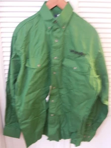 WRANGLER WESTERN SIZE MEDIUM GREEN BUTTON DOWN TWO POCKET SHIRT WITH TAG - Picture 1 of 5