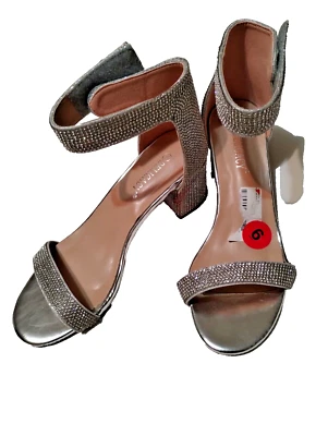 Womens s=Size 6 (Delicancy) Party Shoes Silver fake Rhinestones - Image 1 of 4