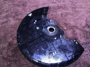 1998 Yamaha YZ400F Front rotor guard  - Picture 1 of 3