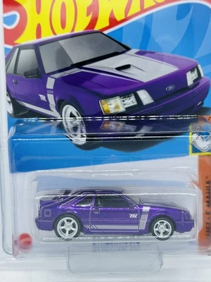 Mustang SVO Super Treasure Hunt Purple Muscle Mania Hot Wheels 2022 '84 Foto 1 de 4