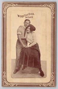 Cartolina retro diviso in rilievo amanti del romanticismo dove mai ti sei innamorato - Foto 1 di 2