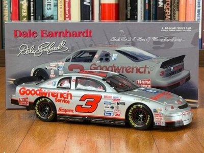 Dale Earnhardt 1995 GM Silver Select Nascar Action diecast Goodwrench 1/18 - Image 1 of 4