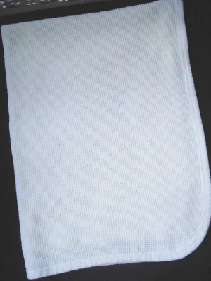 Manta térmica infantil vintage Carter's de algodón amarillo claro tejido gofre Foto 1 de 4