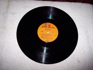 LP--ARLO GUTHRIE--HOBO'S LULLABY **VINYL ONLY** #51 - Picture 1 of 3