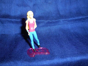 BARBIE BLUE JEANS 2 5 Mini Plastic Figurine KINDER SURPRISE Figure MATTEL 2012 - Picture 1 of 4