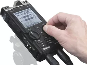 ROLAND R26 6-CHANNEL PORTABLE RECORDER XLR TRS TOUCHSCREEN USB AUDIO INTERFACE - Picture 1 of 7