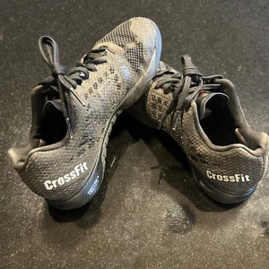 Reebok CrossFit Nano 5.0 Women’s SZ 7.5 Black/Gold Stitching. - Picture 1 of 6