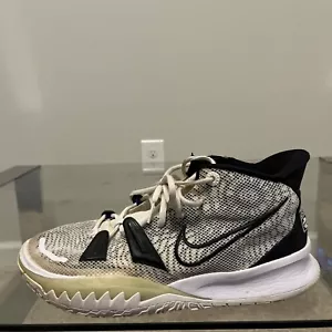Nike Kyrie 7 TB Brooklyn Beats Black White Basketball Sneakers 10.5 CQ9326-100 - Picture 1 of 12