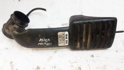 Resonador de admisión Ford Mondeo 1993 (cámara de escape de caja de aire) 93BB9F #863857-23 Foto 1 de 4