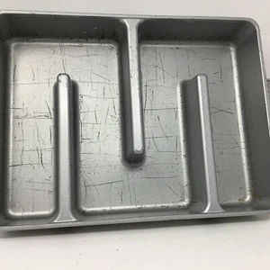 Bakers Edge 9” x 12” Heavy Duty Cast Aluminum Brownie Baking Pan Tray - Picture 1 of 6