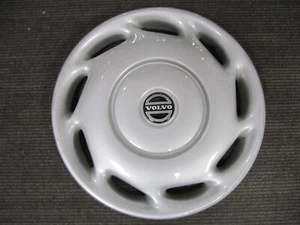 2001-2004 Volvo S40 V40 14" OEM Silver Wheel Cover 30813130 62020 - One/1 #2 - Picture 1 of 5