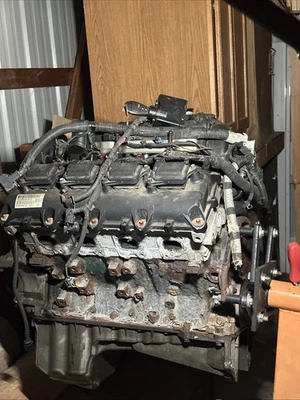 Motor Hemi 5,7 de un Dodge Charger 2009 menos de 100 k millas Foto 1 de 4