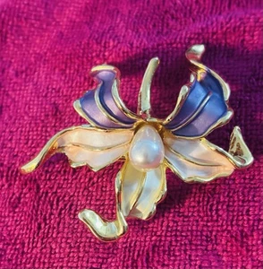 Vintage Stunning Large Orchid/Lilly Brooch Pink & Purple With Large Pearl Center - Picture 1 of 7