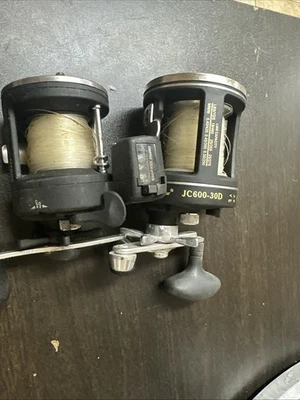 CARRETES DE PESCA MAGDA PRO OKUMA AND EAGLE CLAW JC600-30D CON CONTADOR DE PROFUNDIDAD Foto 1 de 4