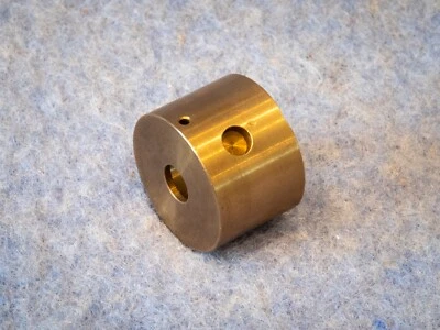 New Bronze Main Shaft Bearing Housing For Honda CB450K1-K7 CB500T CL450K1-K6 Foto 1 de 2