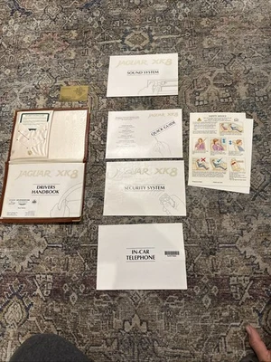 Jaguar XK8 XKR 1997 97 1998 98 1999 MANUAL DEL PROPIETARIO + CUBIERTA CUPÉ CONVERTIBLE NUEVO Foto 1 de 4