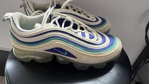 Nike Air VaporMax 97 GS White Indigo Burst AQ2657-100 taglia 6 anni - Foto 1 di 7