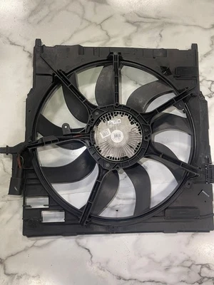 BMW X5 XDRIVE35I 2011 motor delantero radiador ventilador motor OEM+  Foto 1 de 4