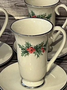 Juego de 4 tazas de café irlandesas Triomphe China acebo de Navidad - Imagen 1 de 9