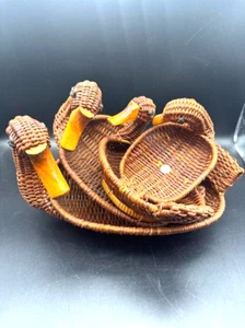 Lotto 4 cestini vintage rattan vimini nidificazione anatra 11" 8,50" 7,50" 6" MCM decorazione - Foto 1 di 7