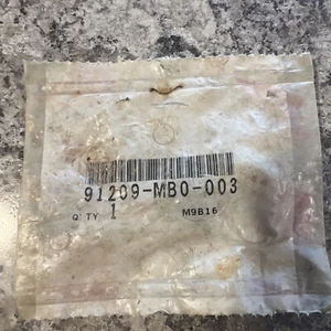 OEM HONDA 91209-MB0-003 OIL SEAL - Picture 1 of 2