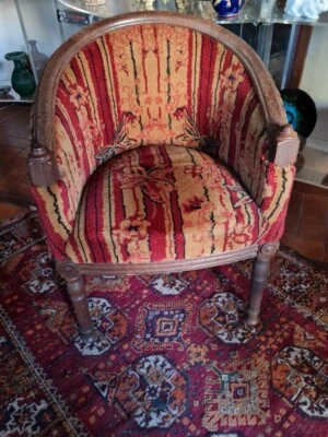 Quatre fauteuils "tonneau" en chêne et velours d'époque Art-Déco - Photo 1/4