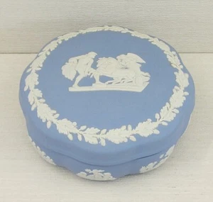 Vintage Wedgwood England Blue Jasperware Covered Dresser Trinket Horse Chariot - Picture 1 of 6