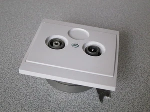 KOPP Antennendose TV-RF Dose MALTA THAYA arktis-weiss UP Unterputz Antenne 2loch - Bild 1 von 1