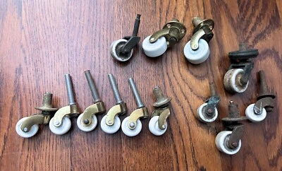 LOTE DE 13 RODILLOS MUEBLES ANTIGUOS BLANCOS DE PORCELANA Y HIERRO CON RUEDAS PEQUEÑAS Foto 1 de 4