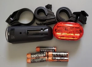 CG-1904 Set fari e luci posteriori per biciclette SPEDIZIONE GRATUITA - Foto 1 di 7