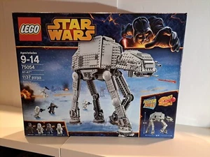 LEGO Star Wars AT-AT (75054) - Picture 1 of 2