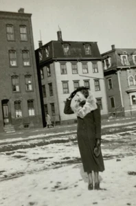 Pretty Woman Holding Hat Standing On City Street B&W Photograph 2.5 x 3.5 - Picture 1 of 3