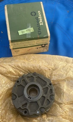 1956 – 1960 Oldsmobile, Pontiac NOS Transmission Front Oil Pump GM # 8619951 - Image 1 of 4