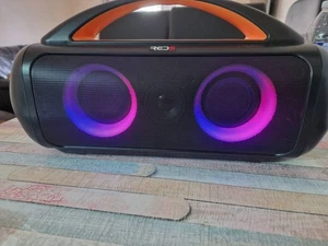Bluetooth Speaker LED Colour Changing Lights Red 5 hurricane Boombox - Picture 1 of 10