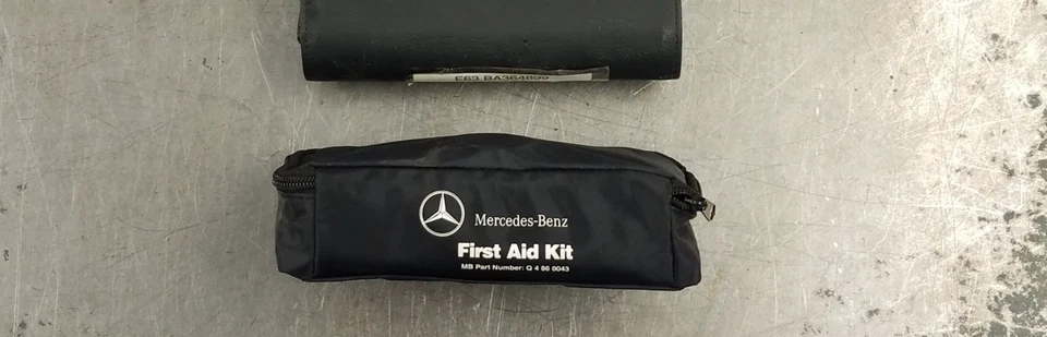 Mercedes Benz AMG E 63 2011 kit de primeros auxilios #4899 P6 Foto 1 de 2