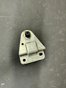 BMW X5M X6 E70 E71 F15 F16 F85 F86 BODY REINFORCEMENT BRACKET Engine Cover Mount - Picture 1 of 2