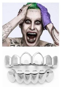 Set tappi grillz faccia aperta denti Joker placcati argento su misura superiore e inferiore - Foto 1 di 3