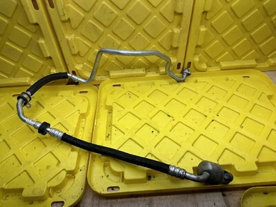 Línea de presión condensador de aire acondicionado Mercedes W204 C300 C350 2008-2012 2048303115 Foto 1 de 4